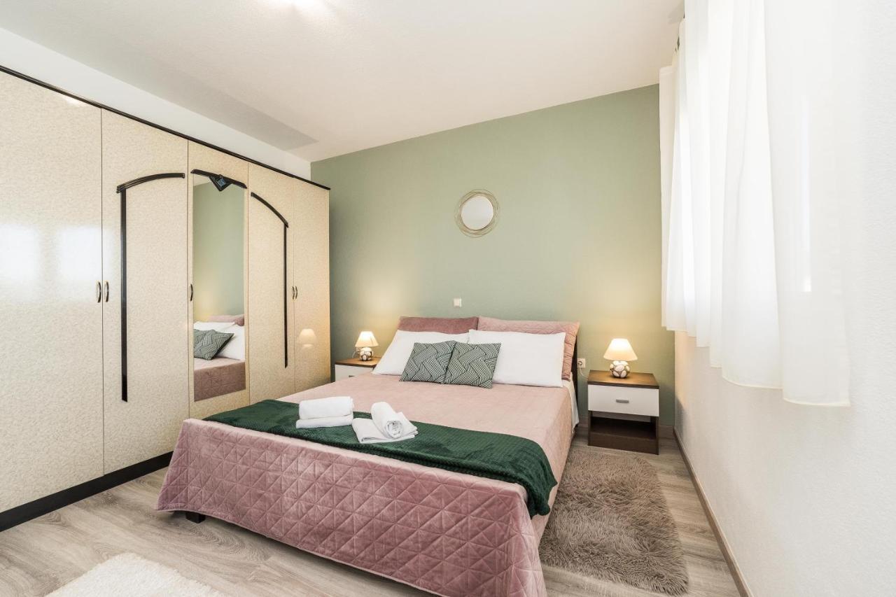 Apartments Matilda Sukošan Екстериор снимка